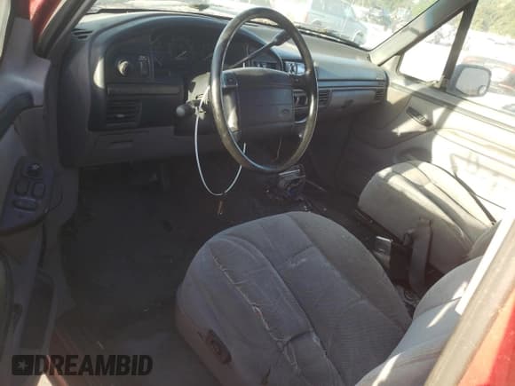 ✅ 1995 Ford Bronco Custom • VIN: 1FMEU15H6SLC05365 • Лот: 76349024. Опубликован ранее на Copart с пробегом Не указан. Бесплатный доступ к архиву аукционных продаж из США и подробный отчёт об истории автомобиля на DreamBid. Изображение 8.