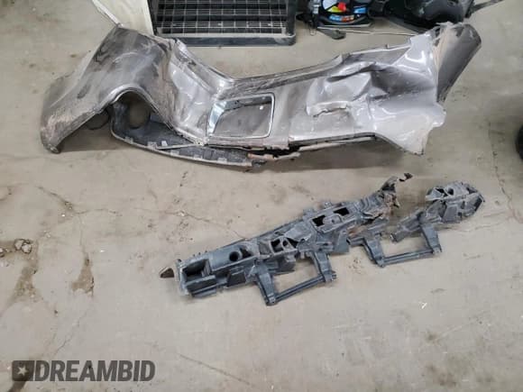 ✅ 2011 Chevrolet Malibu 1LT • VIN: 1G1ZC5E13BF297500 • Lot: 75949794. Wystawiony na Copart z przebiegiem 155 005 mil. Bezpłatny archiwum sprzedaży aukcyjnych z USA i szczegółowy raport historii pojazdu na DreamBid. Zdjęcie 12.