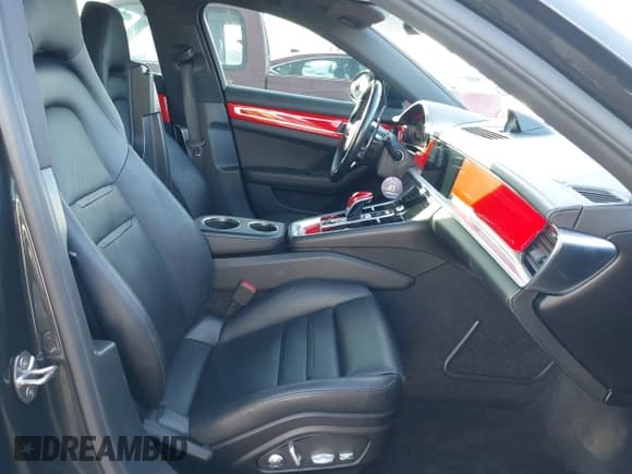 ✅ 2018 Porsche Panamera 4 E-Hybrid • VIN: WP0AE2A73JL127094 • Lot: 41215363. Wystawiony na IAAI z przebiegiem 64 461 mil. Bezpłatny archiwum sprzedaży aukcyjnych z USA i szczegółowy raport historii pojazdu na DreamBid. Zdjęcie 5.