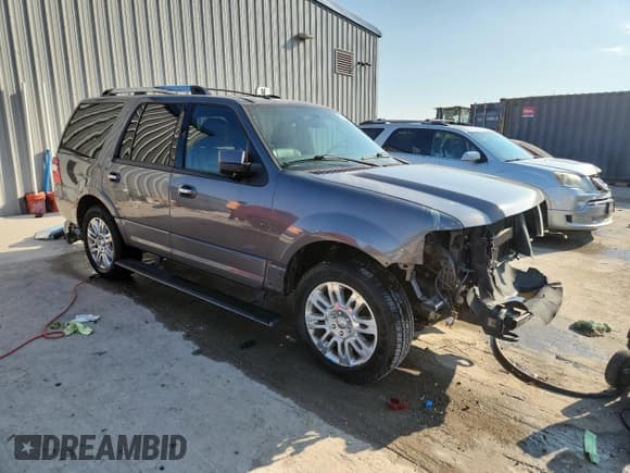 ✅ 2013 Ford Expedition Limited • VIN: 1FMJU2A50DEF51662 • Lot: 80833555. Wystawiony na Copart z przebiegiem 121 358 mil. Bezpłatny archiwum sprzedaży aukcyjnych z USA i szczegółowy raport historii pojazdu na DreamBid. Zdjęcie 4.