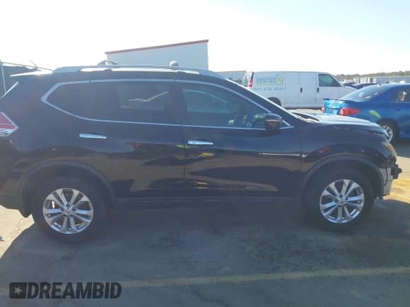 ✅ 2015 Nissan Rogue SL • VIN: 5N1AT2MT8FC911286 • Lot: 41656537. Wystawiony na IAAI z przebiegiem 102 840 mil. Bezpłatny archiwum sprzedaży aukcyjnych z USA i szczegółowy raport historii pojazdu na DreamBid. Zdjęcie 14.