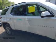 ✅ 2022 Chevrolet Traverse LT • VIN: 1GNERHKW3NJ110710 • Lot: 42376558. Wystawiony na IAAI z przebiegiem 79 115 mil. Bezpłatny archiwum sprzedaży aukcyjnych z USA i szczegółowy raport historii pojazdu na DreamBid. Zdjęcie 13.