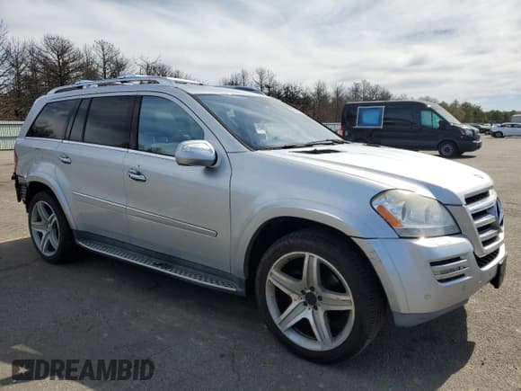 ✅ 2010 Mercedes-Benz GL 550 • VIN: 4JGBF8GEXAA604203 • Lot: 49396505. Wystawiony na Copart z przebiegiem 133 785 mil. Bezpłatny archiwum sprzedaży aukcyjnych z USA i szczegółowy raport historii pojazdu na DreamBid. Zdjęcie 4.