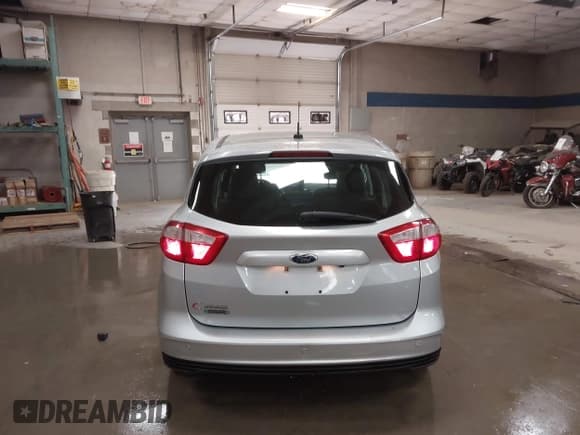 ✅ 2016 Ford C-Max SEL • VIN: 1FADP5CU1GL112572 • Lot: 43456672. Wystawiony na IAAI z przebiegiem 94 790 mil. Bezpłatny archiwum sprzedaży aukcyjnych z USA i szczegółowy raport historii pojazdu na DreamBid. Zdjęcie 16.