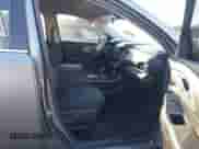 2018 Chevrolet Traverse LS z VIN 1GNERFKW8JJ108885, wystawiony jako IAAI lot #43478731 z przebiegiem 135 600 mil mil oraz . Historia ofert i sprzedaży dostępna na DreamBid. Obrazek 5.