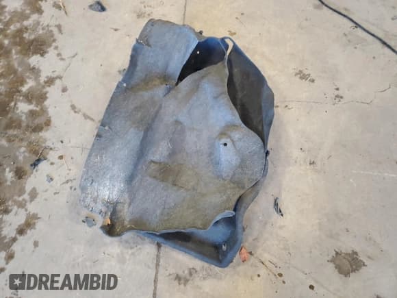 ✅ 2017 Dodge Durango R/T • VIN: 1C4SDJCT2HC725831 • Lot: 85854635. Wystawiony na Copart z przebiegiem 140 920 mil. Bezpłatny archiwum sprzedaży aukcyjnych z USA i szczegółowy raport historii pojazdu na DreamBid. Zdjęcie 13.