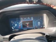 ✅ 2024 Ford F-150 Raptor • VIN: 1FTFW1RJ2RFA41606 • Lot: 75980754. Wystawiony na Copart z przebiegiem 3 905 mil. Bezpłatny archiwum sprzedaży aukcyjnych z USA i szczegółowy raport historii pojazdu na DreamBid. Zdjęcie 9.