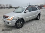 ✅ 2008 Kia Sportage LX • VIN: KNDJE723987454501 • Лот: 93123695. Опубликован ранее на Copart с пробегом 199 163 миль. Бесплатный доступ к архиву аукционных продаж из США и подробный отчёт об истории автомобиля на DreamBid. Изображение 1.