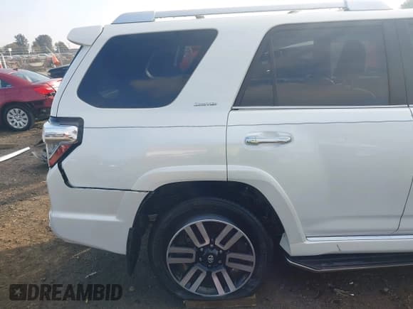 ✅ 2016 Toyota 4Runner Limited • VIN: JTEBU5JR1G5386346 • Lot: 43631956. Listed on IAAI with 116,648 mi. Free auction sales archive from the USA and detailed vehicle history report at DreamBid. Image 21.
