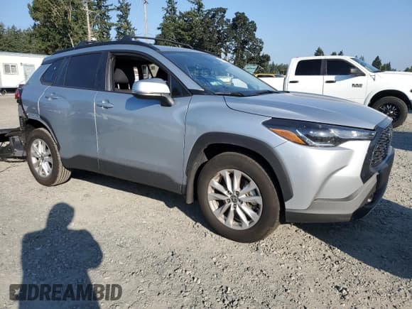 ✅ 2024 Toyota Corolla Cross LE • VIN: 7MUBAABG5RV112489 • Lot: 80777095. Wystawiony na Copart z przebiegiem 20 929 mil. Bezpłatny archiwum sprzedaży aukcyjnych z USA i szczegółowy raport historii pojazdu na DreamBid. Zdjęcie 4.