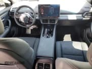 ✅ 2024 VinFast VF 8 Plus • VIN: RLLV1AFA2RH004905 • Lot: 67291635. Wystawiony na Copart z przebiegiem 826 mil. Bezpłatny archiwum sprzedaży aukcyjnych z USA i szczegółowy raport historii pojazdu na DreamBid. Zdjęcie 8.