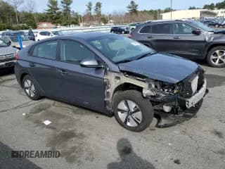 ✅ 2018 Hyundai Ioniq Blue • VIN: KMHC65LCXJU067709 • Lot: 51449965. Wystawiony na Copart z przebiegiem 61 880 mil. Bezpłatny archiwum sprzedaży aukcyjnych z USA i szczegółowy raport historii pojazdu na DreamBid. Zdjęcie 4.