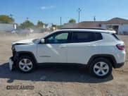 ✅ 2021 Jeep Compass Latitude • VIN: 3C4NJDBB6MT557478 • Lot: 43222716. Wystawiony na IAAI z przebiegiem 94 299 mil. Bezpłatny archiwum sprzedaży aukcyjnych z USA i szczegółowy raport historii pojazdu na DreamBid. Zdjęcie 14.