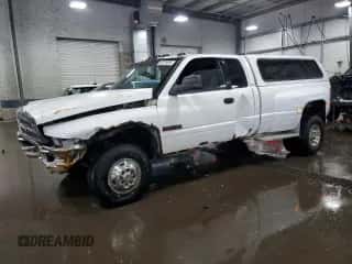 2001 Dodge 3500 with VIN 1B7MF33761J516885, listed as a Copart auction lot 66725035 with 368,696 mi miles and Salvage title. Bid and sale history available at DreamBid. Image 1.