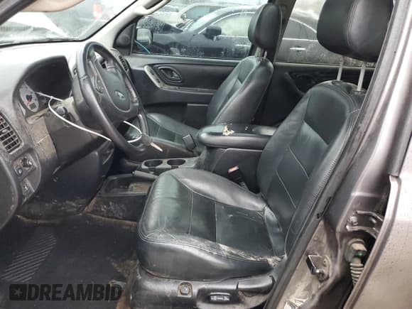 ✅ 2003 Ford Escape Limited • VIN: 1FMCU941X3KD47977 • Lot: 85054974. Listed on Copart with 303,773 mi. Free auction sales archive from the USA and detailed vehicle history report at DreamBid. Image 7.