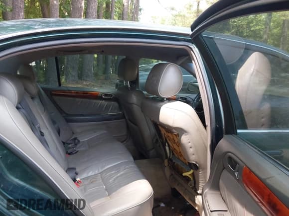 ✅ 1998 Lexus GS 300 • VIN: JT8BD68S1W0028175 • Lot: 42496597. Wystawiony na IAAI z przebiegiem 186 096 mil. Bezpłatny archiwum sprzedaży aukcyjnych z USA i szczegółowy raport historii pojazdu na DreamBid. Zdjęcie 8.