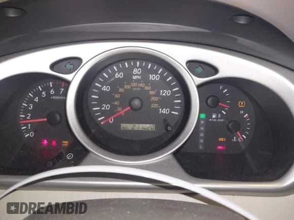 ✅ 2005 Toyota Highlander • VIN: JTEDD21AX50113675 • Lot: 43841872. Wystawiony na IAAI z przebiegiem 211 020 mil. Bezpłatny archiwum sprzedaży aukcyjnych z USA i szczegółowy raport historii pojazdu na DreamBid. Zdjęcie 7.