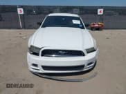 ✅ 2013 Ford Mustang V6 • VIN: 1ZVBP8AM4D5228853 • Lot: 43204505. Wystawiony na IAAI z przebiegiem 179 405 mil. Bezpłatny archiwum sprzedaży aukcyjnych z USA i szczegółowy raport historii pojazdu na DreamBid. Zdjęcie 12.