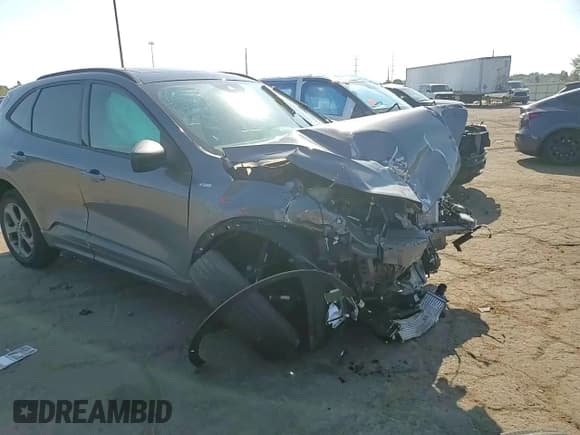 ✅ 2024 Ford Escape ST-Line • VIN: 1FMCU9MNXRUB19526 • Лот: 80453795. Опубликован ранее на Copart с пробегом 15 130 миль. Бесплатный доступ к архиву аукционных продаж из США и подробный отчёт об истории автомобиля на DreamBid. Изображение 14.