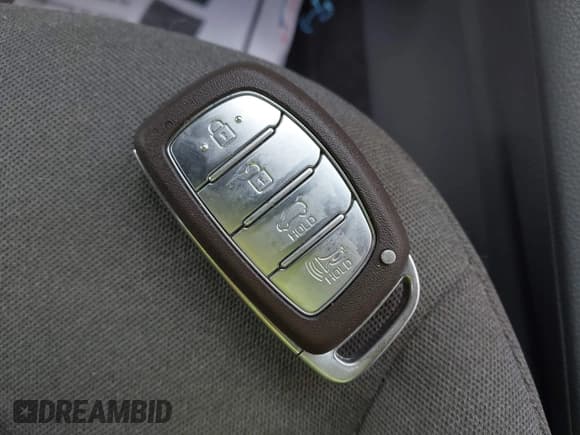 ✅ 2020 Hyundai Ioniq Preferred • VIN: KMHC85LC0LU196104 • Lot: 41844402. Wystawiony na IAAI z przebiegiem 63 144 mil. Bezpłatny archiwum sprzedaży aukcyjnych z USA i szczegółowy raport historii pojazdu na DreamBid. Zdjęcie 11.