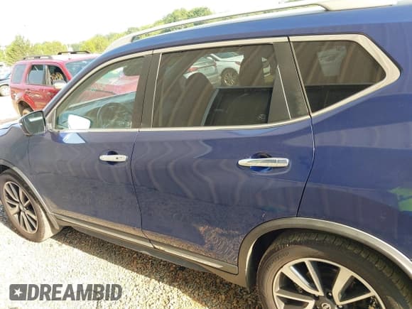 ✅ 2017 Nissan Rogue SV • VIN: JN8AT2MTXHW153932 • Lot: 42694899. Listed on IAAI with 96,550 mi. Free auction sales archive from the USA and detailed vehicle history report at DreamBid. Image 14.