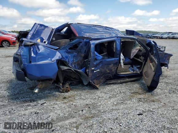 ✅ 2013 Chevrolet Avalanche LS • VIN: 3GNMCEE01DG379467 • Lot: 67976585. Listed on Copart with Not provided. Free auction sales archive from the USA and detailed vehicle history report at DreamBid. Image 3.