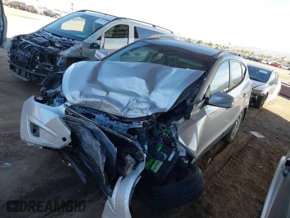 2015 Hyundai Tucson SE с VIN KM8JU3AG9FU988060, выставлен на аукционе IAAI как лот 43597545 с пробегом Не указан миль и . История ставок и продаж доступна на DreamBid. Изображение 18.