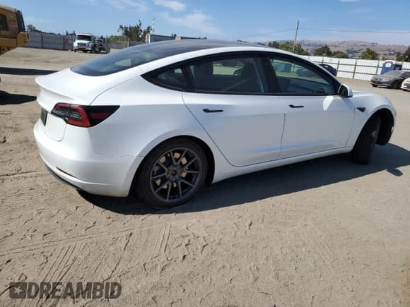 ✅ 2023 Tesla Model 3 • VIN: 5YJ3E1EA7PF715567 • Лот: 70164325. Опубликован ранее на Copart с пробегом 20 119 миль. Бесплатный доступ к архиву аукционных продаж из США и подробный отчёт об истории автомобиля на DreamBid. Изображение 3.