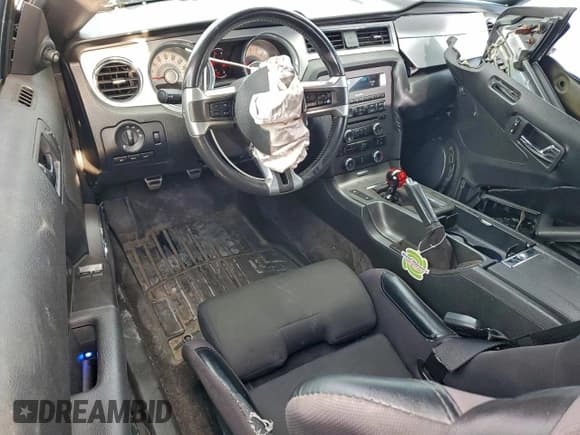 ✅ 2011 Ford Mustang GT Premium • VIN: 1ZVBP8CF5B5119362 • Лот: 91354185. Опубликован ранее на Copart с пробегом Не указан. Бесплатный доступ к архиву аукционных продаж из США и подробный отчёт об истории автомобиля на DreamBid. Изображение 8.