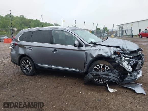 ✅ 2018 Mitsubishi Outlander SE • VIN: JA4AD3A35JZ064058 • Lot: 42311265. Listed on IAAI with 79,291 mi. Free auction sales archive from the USA and detailed vehicle history report at DreamBid. Image 13.