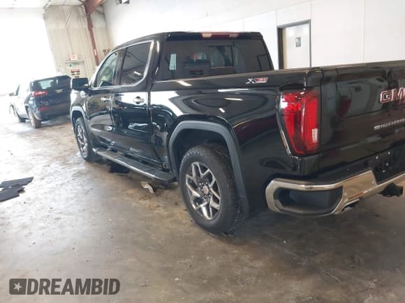 ✅ 2024 GMC Sierra 1500 SLT • VIN: 3GTUUDED2RG446992 • Лот: 43275309. Опубликован ранее на IAAI с пробегом 19 032 миль. Бесплатный доступ к архиву аукционных продаж из США и подробный отчёт об истории автомобиля на DreamBid. Изображение 3.