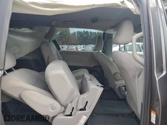 ✅ 2015 Toyota Sienna L • VIN: 5TDZK3DC0FS671939 • Lot: 93111825. Listed on Copart with 122,112 mi. Free auction sales archive from the USA and detailed vehicle history report at DreamBid. Image 11.