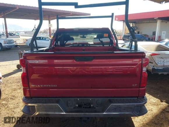 ✅ 2020 Chevrolet Silverado 1500 LT • VIN: 3GCPWCED5LG282503 • Lot: 43501878. Wystawiony na IAAI z przebiegiem Nie podano. Bezpłatny archiwum sprzedaży aukcyjnych z USA i szczegółowy raport historii pojazdu na DreamBid. Zdjęcie 15.
