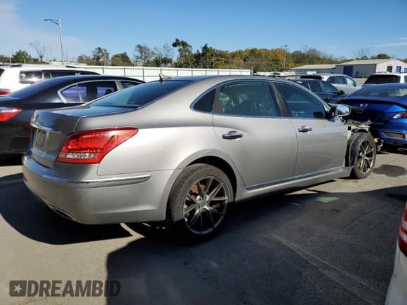 ✅ 2011 Hyundai Equus Signature • VIN: KMHGH4JF3BU029761 • Lot: 85913405. Listed on Copart with Not provided. Free auction sales archive from the USA and detailed vehicle history report at DreamBid. Image 3.