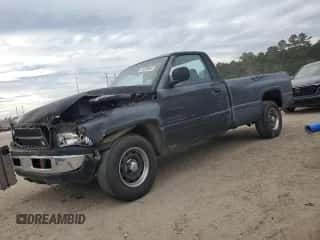 1998 Dodge 1500 z VIN 1B7HC16Y5WS705743, wystawiony jako Copart lot #73229854 z przebiegiem 240 489 mil mil oraz Szkoda całkowita • Salvage title. Historia ofert i sprzedaży dostępna na DreamBid. Obrazek 1.