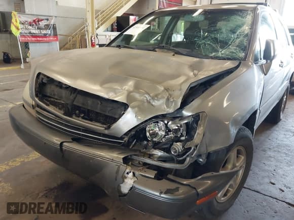 ✅ 2001 Lexus RX 300 • VIN: JTJHF10U110222670 • Lot: 42500551. Wystawiony na IAAI z przebiegiem 290 916 mil. Bezpłatny archiwum sprzedaży aukcyjnych z USA i szczegółowy raport historii pojazdu na DreamBid. Zdjęcie 6.