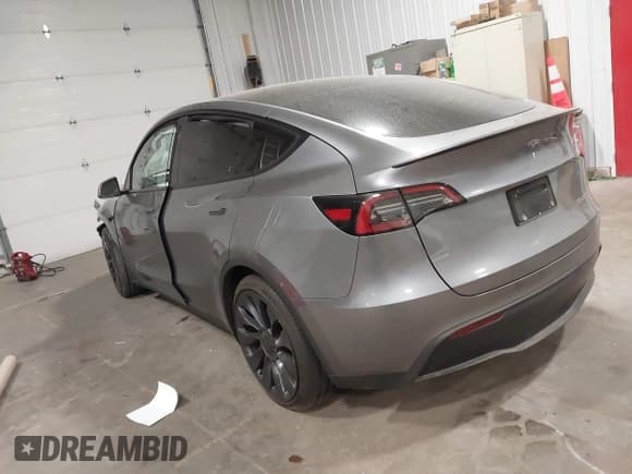 ✅ 2024 Tesla Model Y Performance • VIN: 7SAYGDEF1RF153247 • Lot: 42146823. Wystawiony na IAAI z przebiegiem 8 304 mil. Bezpłatny archiwum sprzedaży aukcyjnych z USA i szczegółowy raport historii pojazdu na DreamBid. Zdjęcie 3.