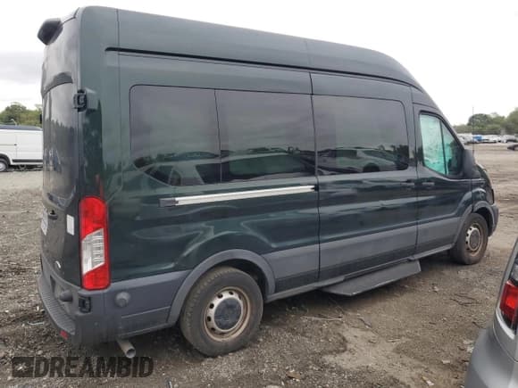 ✅ 2020 Ford Transit Passenger XL • VIN: 1FBAX2X85LKA16604 • Lot: 70241624. Wystawiony na Copart z przebiegiem 19 507 mil. Bezpłatny archiwum sprzedaży aukcyjnych z USA i szczegółowy raport historii pojazdu na DreamBid. Zdjęcie 3.