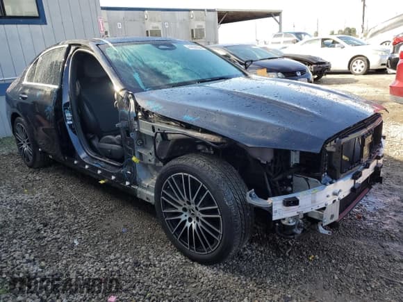 ✅ 2023 Mercedes-Benz C 300 • VIN: W1KAF4GB0PR135167 • Lot: 44068634. Listed on Copart with 9,070 mi. Free auction sales archive from the USA and detailed vehicle history report at DreamBid. Image 4.