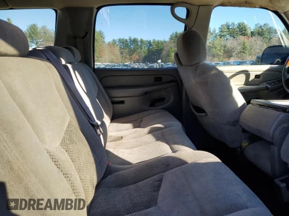 ✅ 2004 Chevrolet Suburban LS • VIN: 1GNFK16T94J184485 • Лот: 93246125. Опубликован ранее на Copart с пробегом 274 567 миль. Бесплатный доступ к архиву аукционных продаж из США и подробный отчёт об истории автомобиля на DreamBid. Изображение 11.