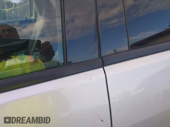 2009 Chevrolet Traverse LS with VIN 1GNER13D69S114271, listed as a IAAI auction lot 42924879 with 107,145 mi miles and . Bid and sale history available at DreamBid. Image 6.