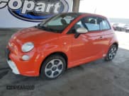 ✅ 2013 FIAT 500e • VIN: 3C3CFFGE7DT751092 • Lot: 54049135. Wystawiony na Copart z przebiegiem 66 997 mil. Bezpłatny archiwum sprzedaży aukcyjnych z USA i szczegółowy raport historii pojazdu na DreamBid. Zdjęcie 1.