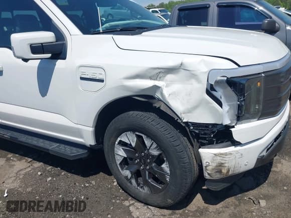 ✅ 2022 Ford F-150 Lightning Pro • VIN: 1FTVW1EL3NWG16227 • Lot: 41994584. Listed on IAAI with 23,341 mi. Free auction sales archive from the USA and detailed vehicle history report at DreamBid. Image 6.