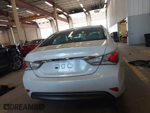 ✅ 2013 Hyundai Sonata Limited • VIN: KMHEC4A46DA089820 • Лот: 42151355. Опубликован ранее на IAAI с пробегом 134 827 миль. Бесплатный доступ к архиву аукционных продаж из США и подробный отчёт об истории автомобиля на DreamBid. Изображение 16.
