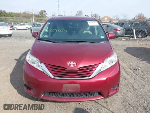 ✅ 2015 Toyota Sienna LE • VIN: 5TDKK3DCXFS609093 • Lot: 43643031. Listed on IAAI with 252,964 mi. Free auction sales archive from the USA and detailed vehicle history report at DreamBid. Image 12.