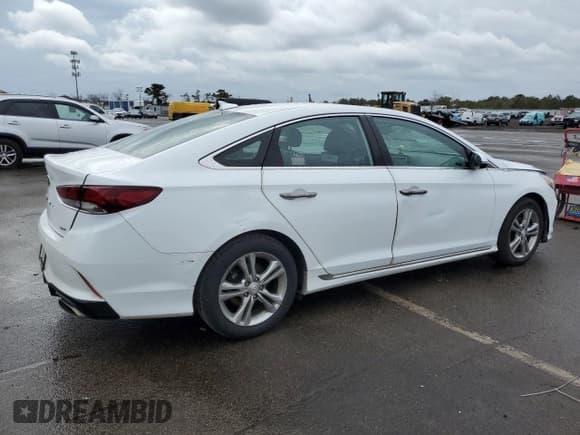 ✅ 2018 Hyundai Sonata Limited • VIN: 5NPE34AF3JH630882 • Лот: 39319223. Опубликован ранее на Copart с пробегом 139 847 миль. Бесплатный доступ к архиву аукционных продаж из США и подробный отчёт об истории автомобиля на DreamBid. Изображение 3.