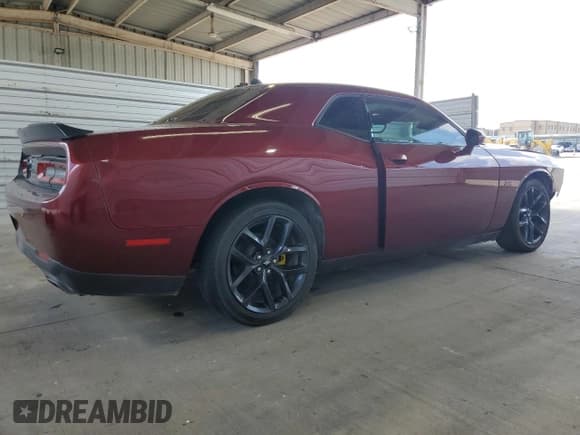 ✅ 2019 Dodge Challenger SXT • VIN: 2C3CDZAG2KH574703 • Lot: 70146394. Wystawiony na Copart z przebiegiem 112 659 mil. Bezpłatny archiwum sprzedaży aukcyjnych z USA i szczegółowy raport historii pojazdu na DreamBid. Zdjęcie 3.