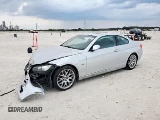 ✅ 2008 BMW 3 Series 328i • VIN: WBAWB33568PU88979 • Лот: 93137525. Опубликован ранее на Copart с пробегом 119 571 миль. Бесплатный доступ к архиву аукционных продаж из США и подробный отчёт об истории автомобиля на DreamBid. Изображение 1.