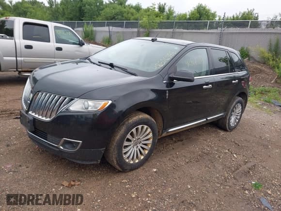 ✅ 2013 Lincoln MKX • VIN: 2LMDJ8JK0DBL20646 • Lot: 42806388. Wystawiony na IAAI z przebiegiem 186 753 mil. Bezpłatny archiwum sprzedaży aukcyjnych z USA i szczegółowy raport historii pojazdu na DreamBid. Zdjęcie 2.