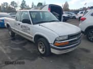 ✅ 2000 Chevrolet S-10 LS • VIN: 1GCCS1955YK271177 • Лот: 40955750. Опубликован ранее на IAAI с пробегом 298 412 миль. Бесплатный доступ к архиву аукционных продаж из США и подробный отчёт об истории автомобиля на DreamBid. Изображение 1.
